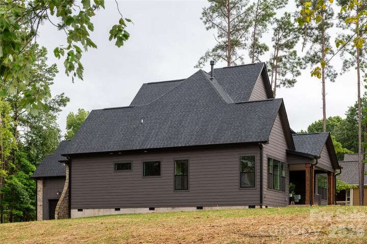 Property Photo: 4488 Mirror Lake Drive NC 28609