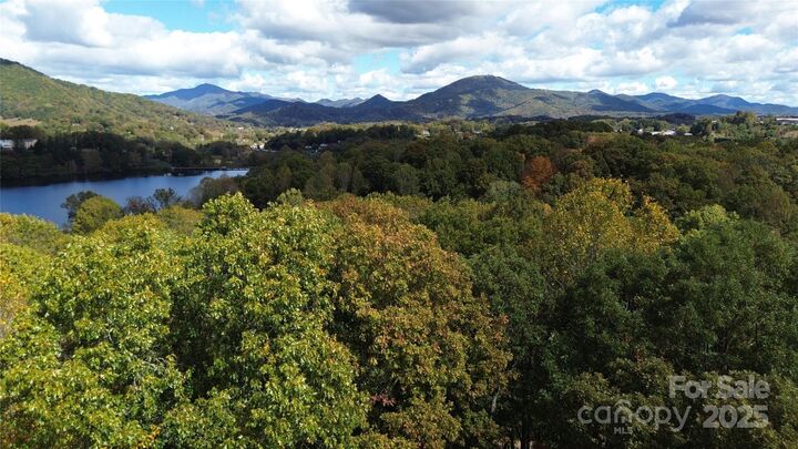 Property Photo:  106 Hoosier Court  NC 28745