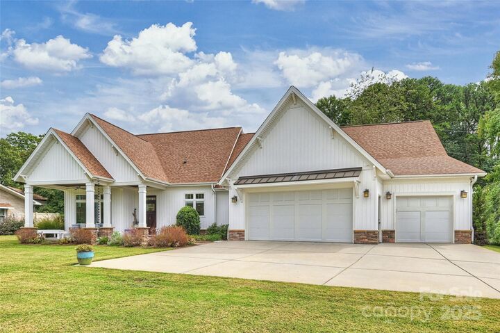 21228 Lakeview Circle  Cornelius NC 28031 photo