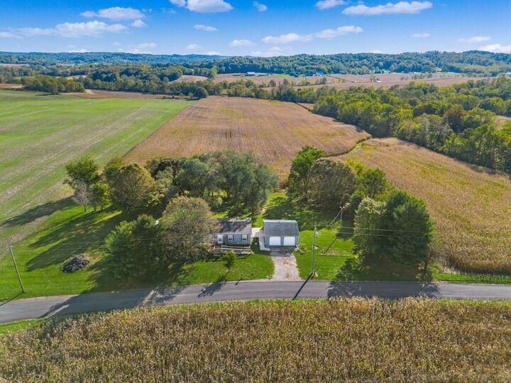 Property Photo: 4395 Julian SW Road OH 43130