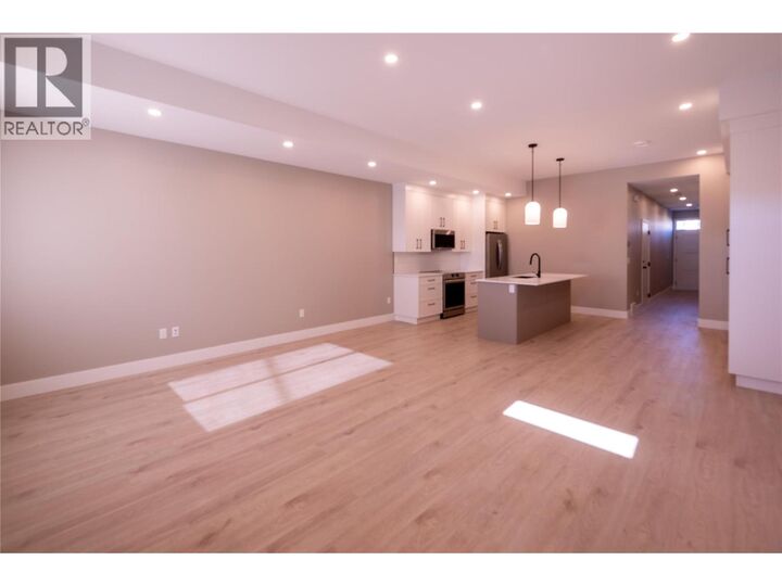 Property Photo: 161 Chestnut Avenue BC V2B 1L3