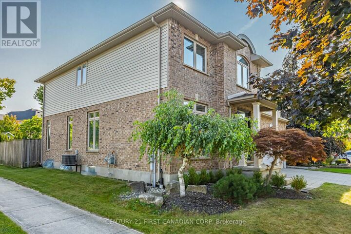 Property Photo:  792 Redtail Trail  ON N6H 5X3