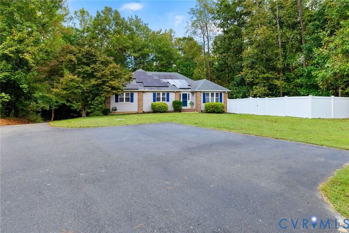 Property Photo: 7466 Pinehurst Drive VA 23141