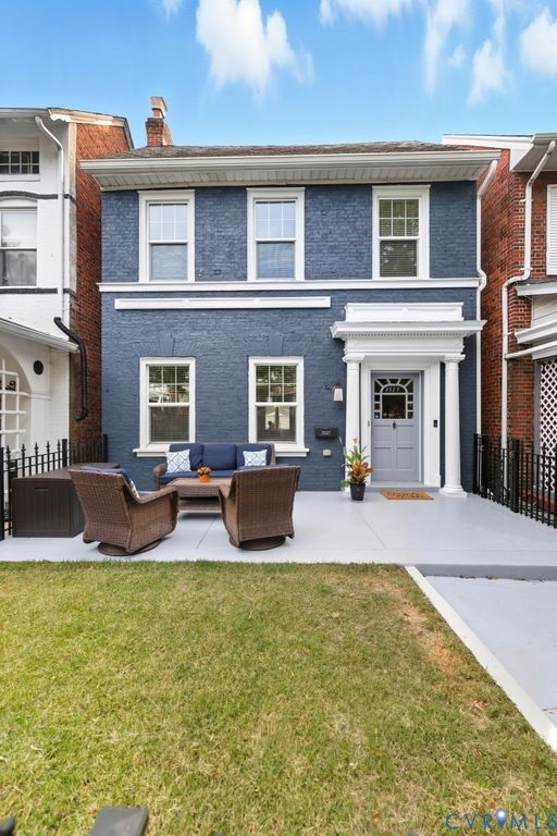 Property Photo: 2327 Maplewood Avenue VA 23220