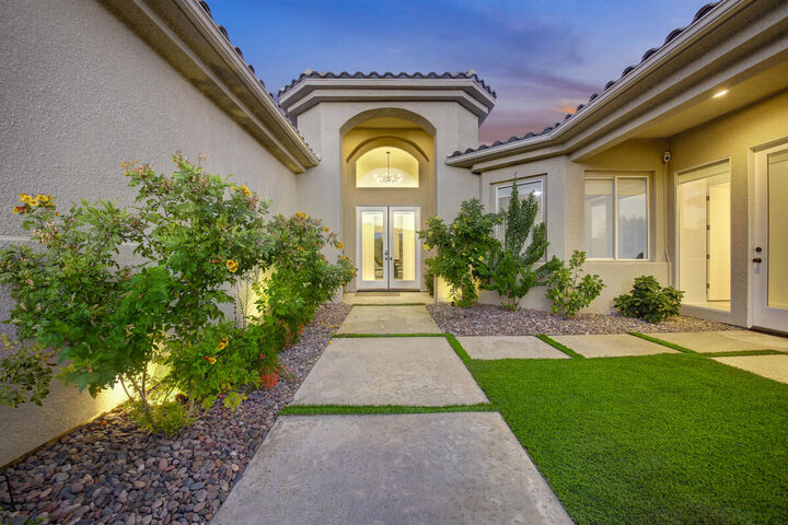 Property Photo: 8 Victoria Falls Drive CA 92270