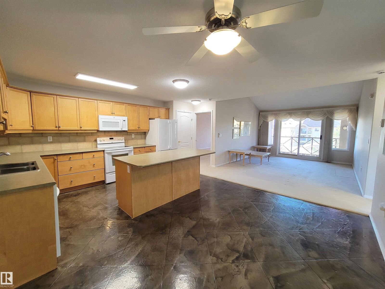 Property Photo: 8942 156 Street NW 402 AB T5R 5Z5