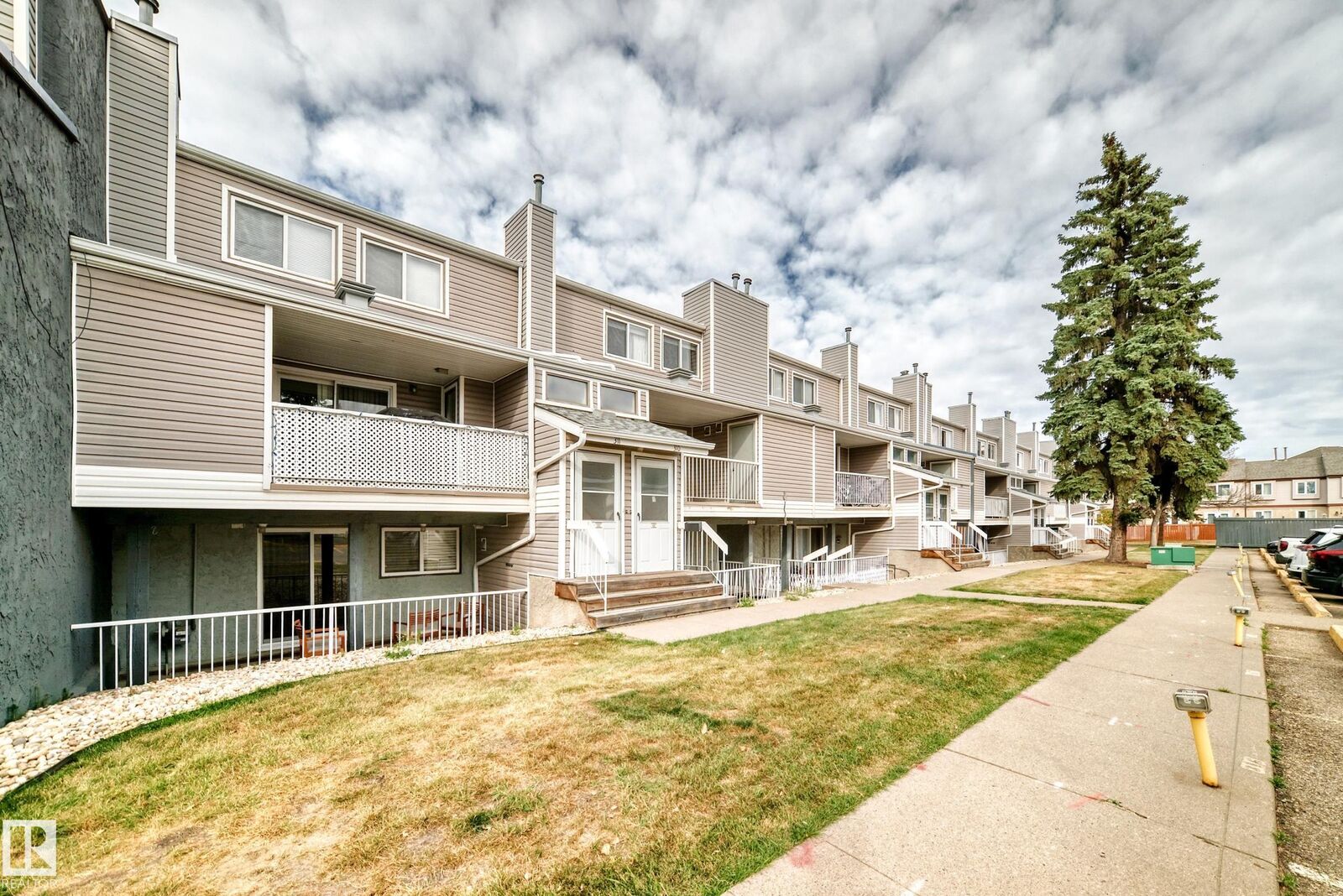 Property Photo: 10404 24 Avenue NW 310 AB T6J 4J7