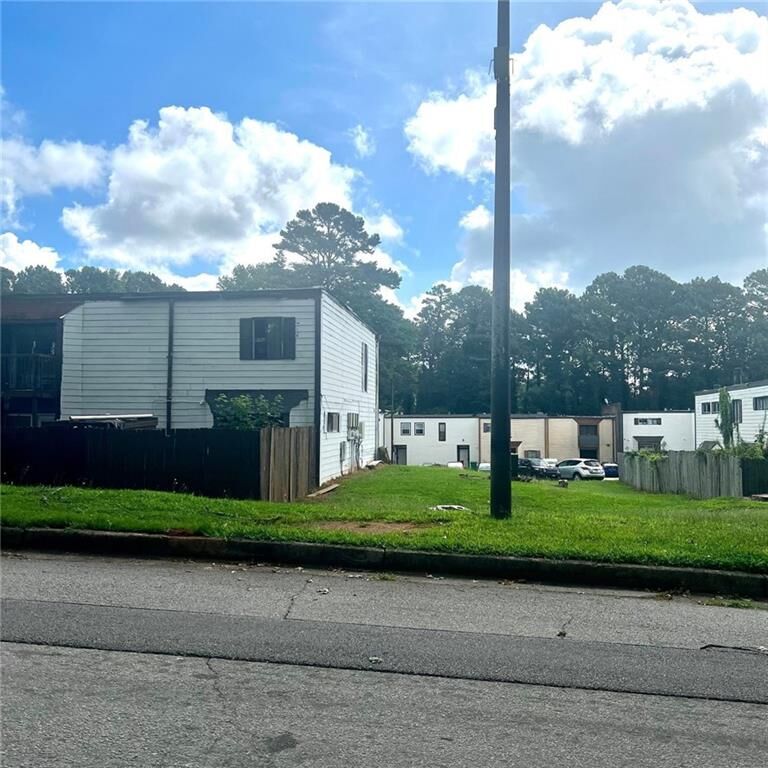 Property Photo:  5914 Sutcliff Square  GA 30058