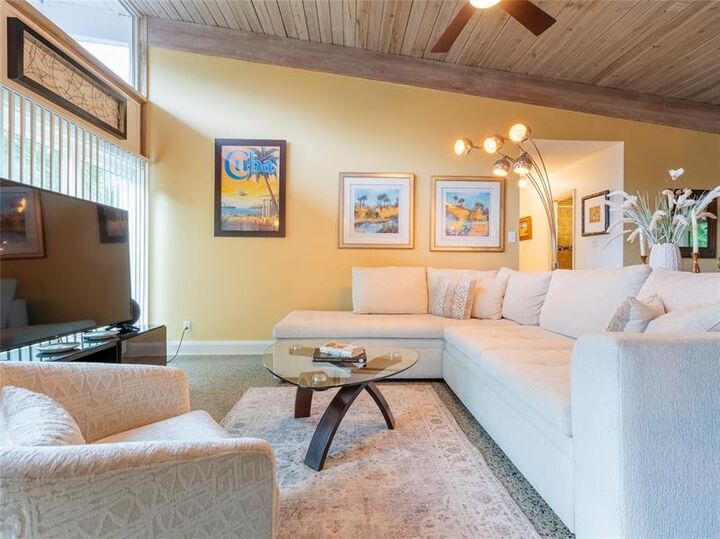 Property Photo: 2912 NE 27th St FL 33064