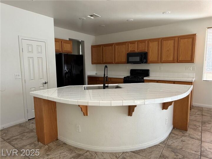 Property Photo: 6521 Diamond Point Court NV 89084