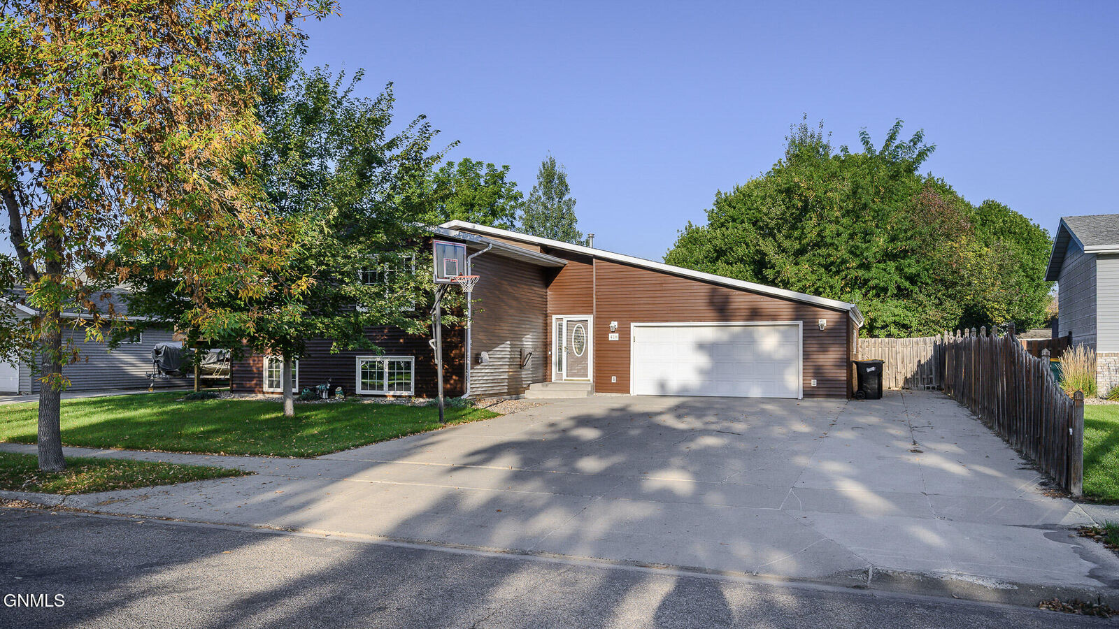 Property Photo: 418 Munich Drive ND 58504