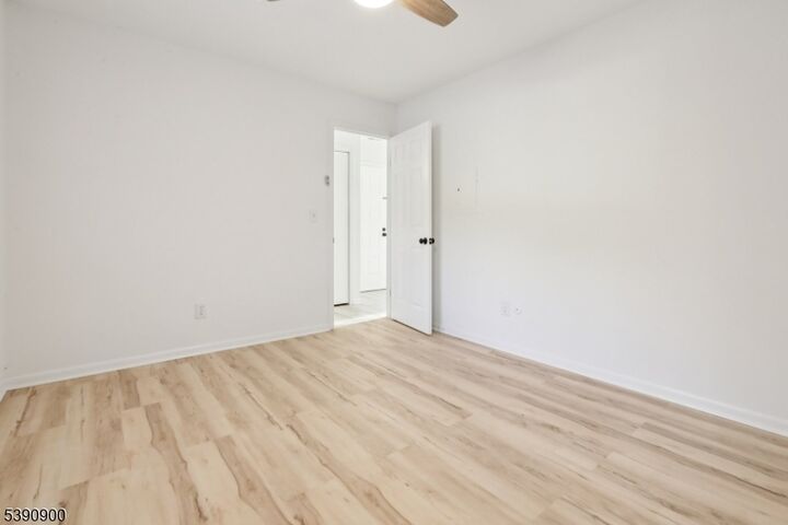 Property Photo: 1 Powderhorn Ct 4 NJ 07462