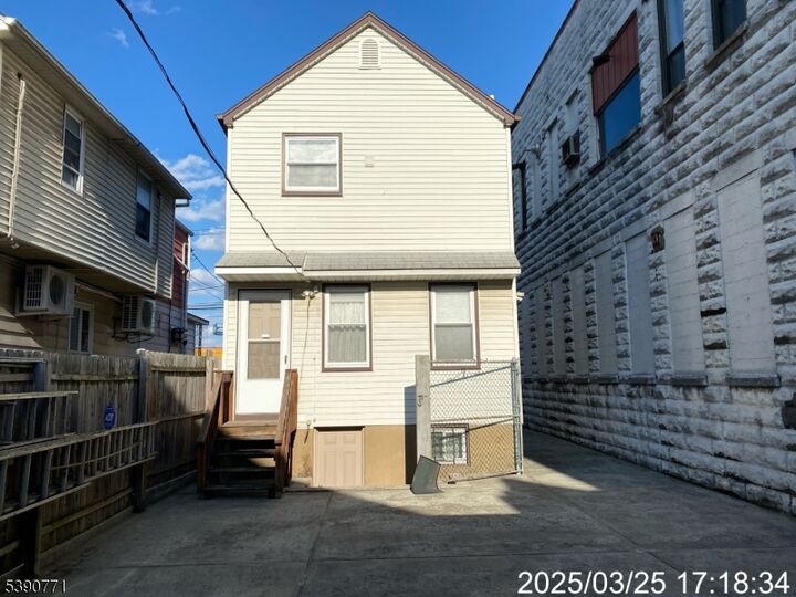 Property Photo:  81 Waydell St  NJ 07105