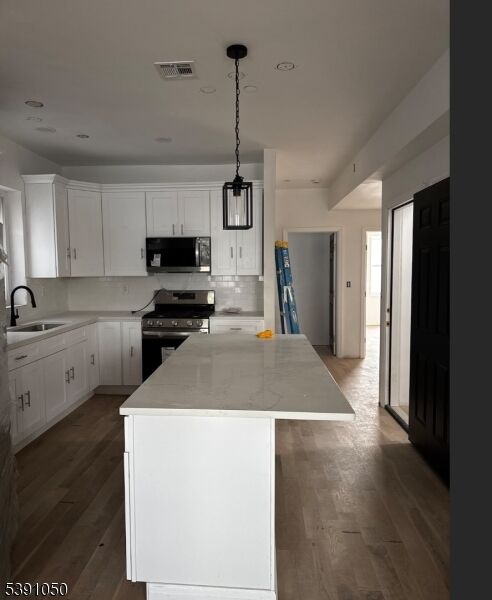 Property Photo: 696 Dr Martin Luther King J NJ 07102