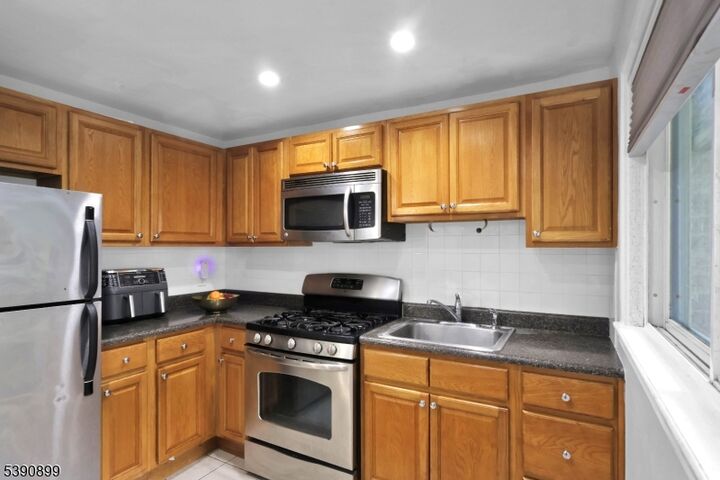 Property Photo: 130 Glenbrook Pkwy 7D NJ 07631