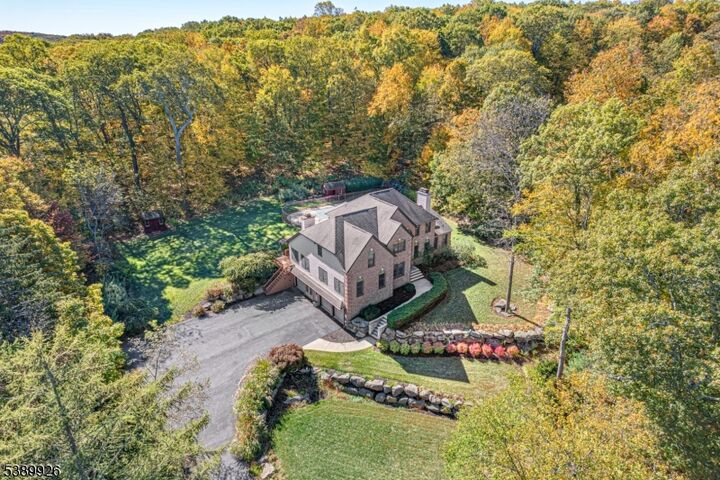 Property Photo:  7 Stonehedge Dr  NJ 07460 
