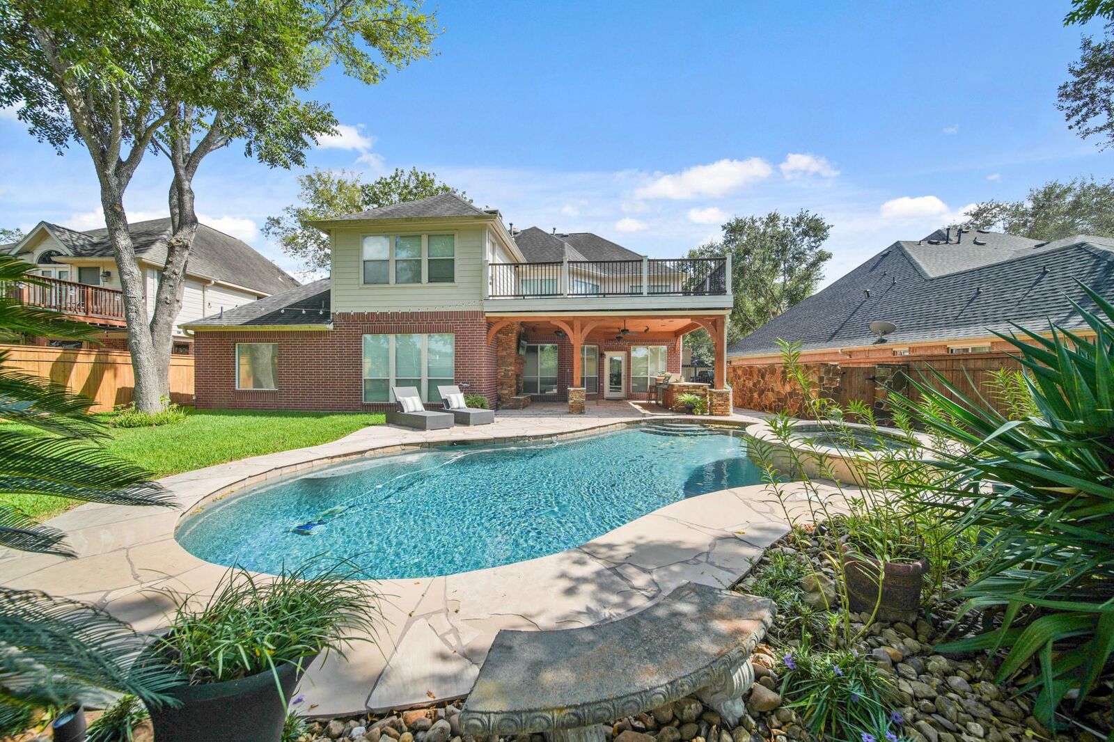 Property Photo: 3315 Mill Hollow TX 77459