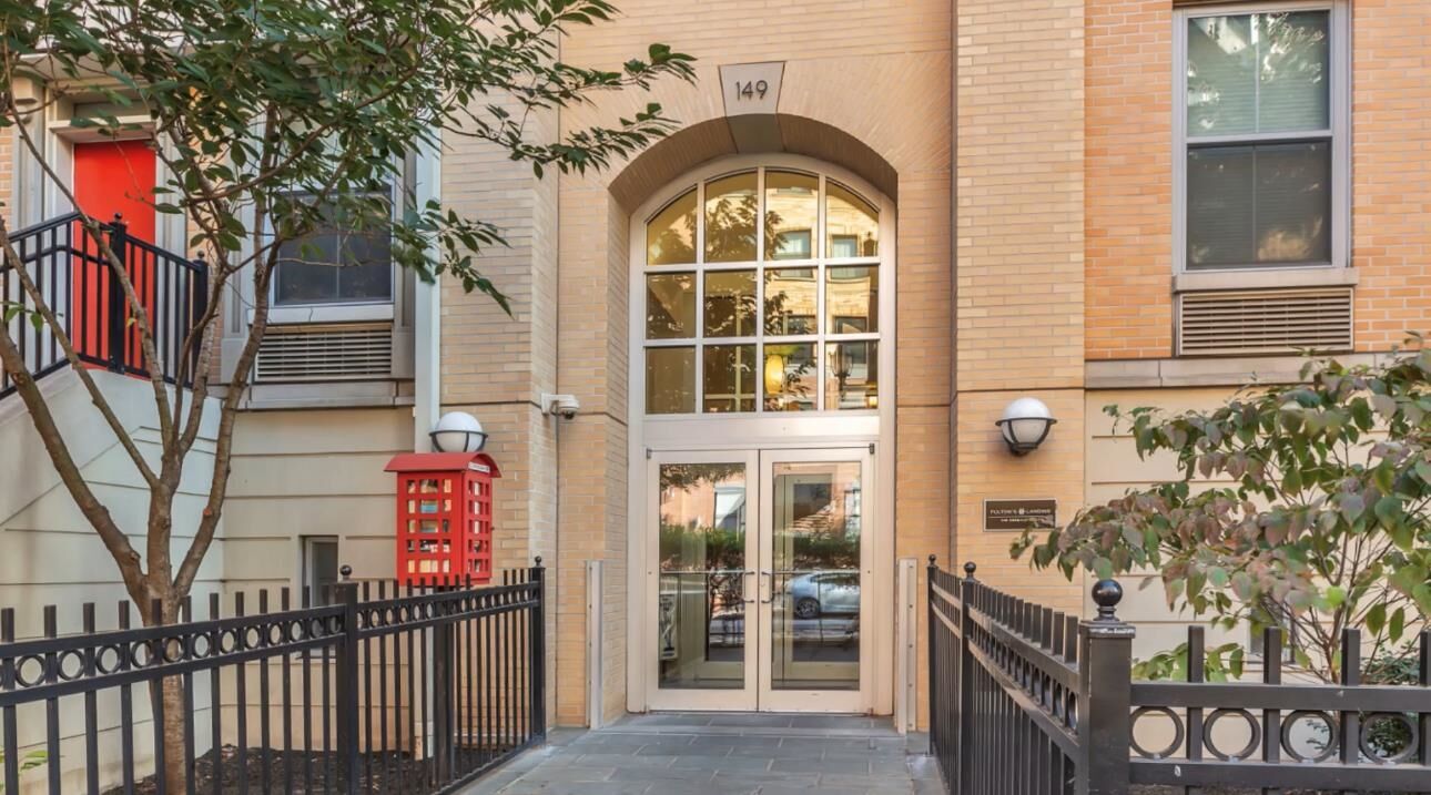 Property Photo: 149 Essex St 5C NJ 07302