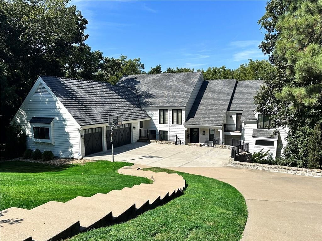 Property Photo: 12108 Catalina Street KS 66209