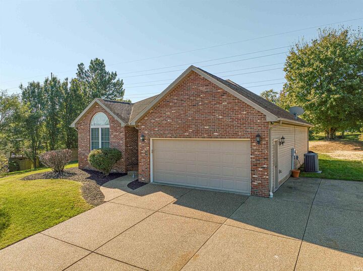 Property Photo: 4333 Hilldale Drive IN 47630