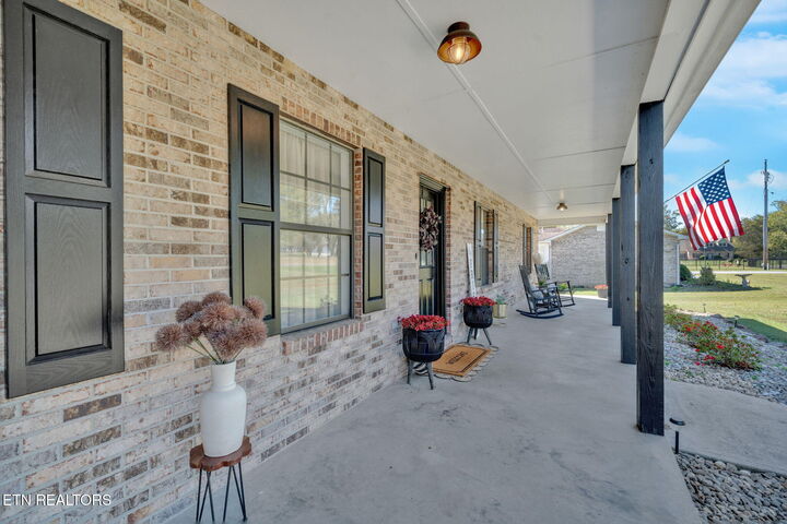 Property Photo: 709 Calvin St TN 37763