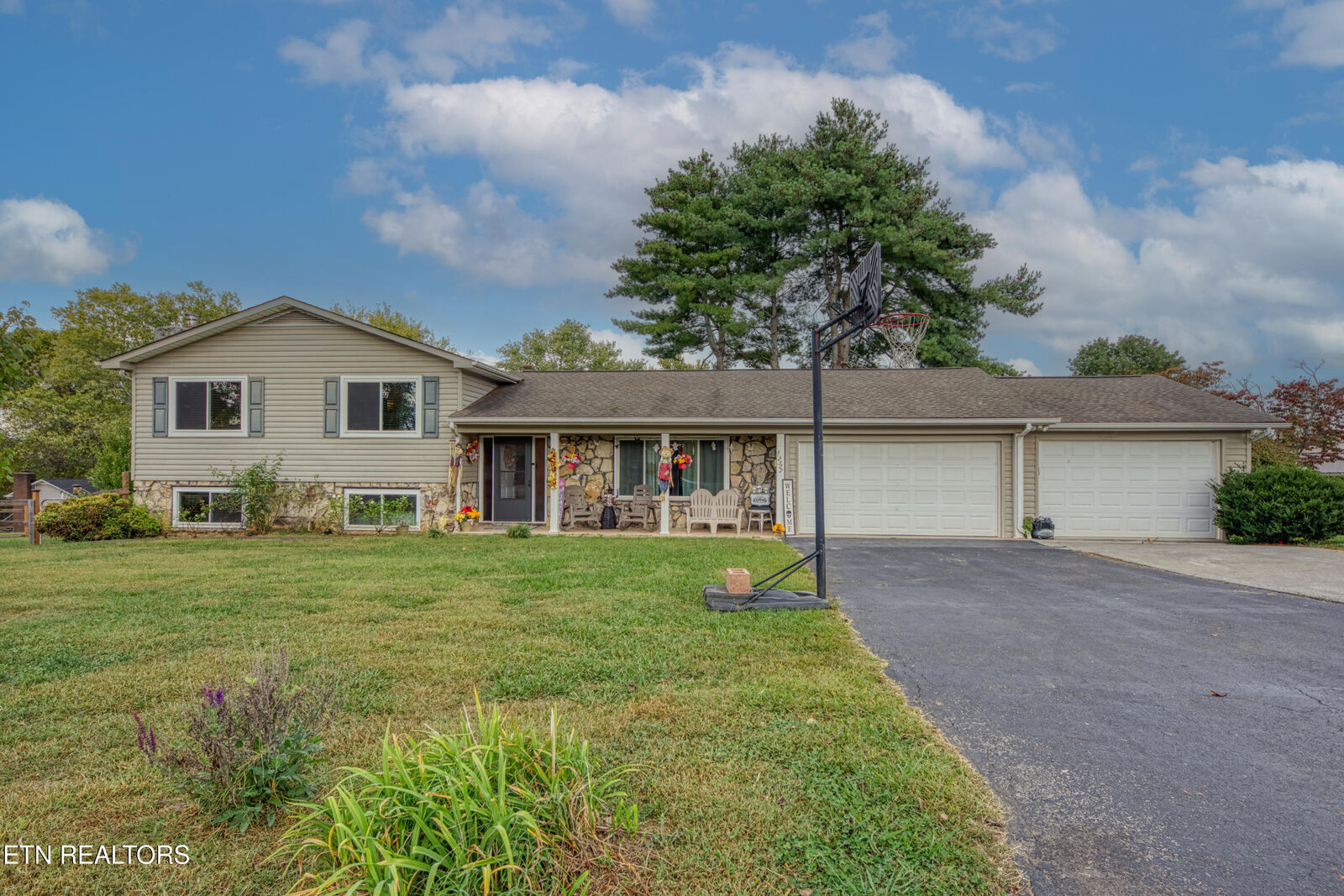 Property Photo:  2327 Eau Clair Drive  TN 37803 