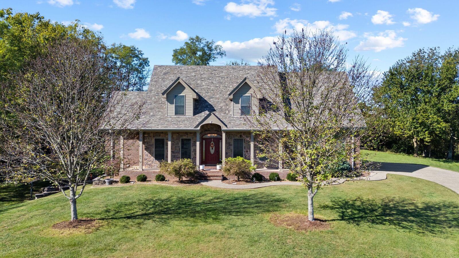 Property Photo:  140 Holiday Court  KY 40330