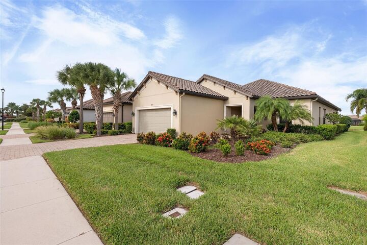 Property Photo:  8725 Amaretto Avenue  FL 34238 