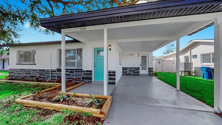 Property Photo:  730 Lynndale Street N  FL 33703