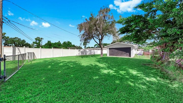 Property Photo:  730 Lynndale Street N  FL 33703 