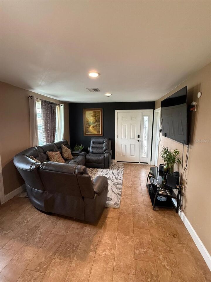 Property Photo: 2804 11th Street Court E FL 34208
