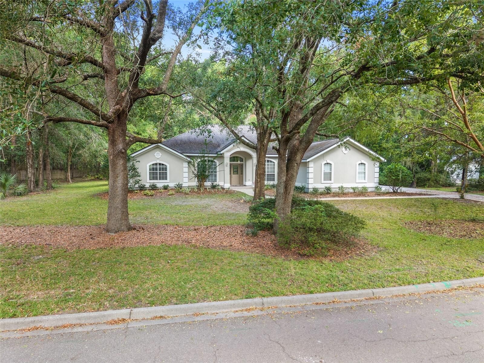Property Photo: 13424 SW 4th Lane FL 32669