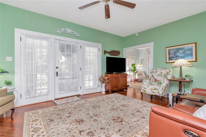 Property Photo: 128 N Montclair Avenue FL 33510