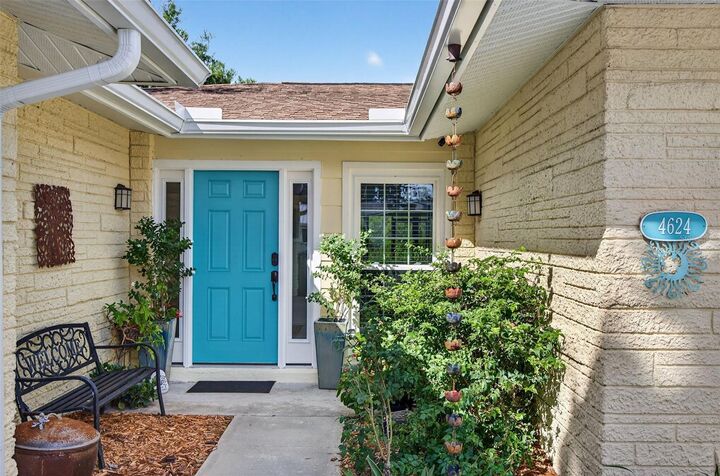 Property Photo: 4624 Bay Crest Drive FL 33615