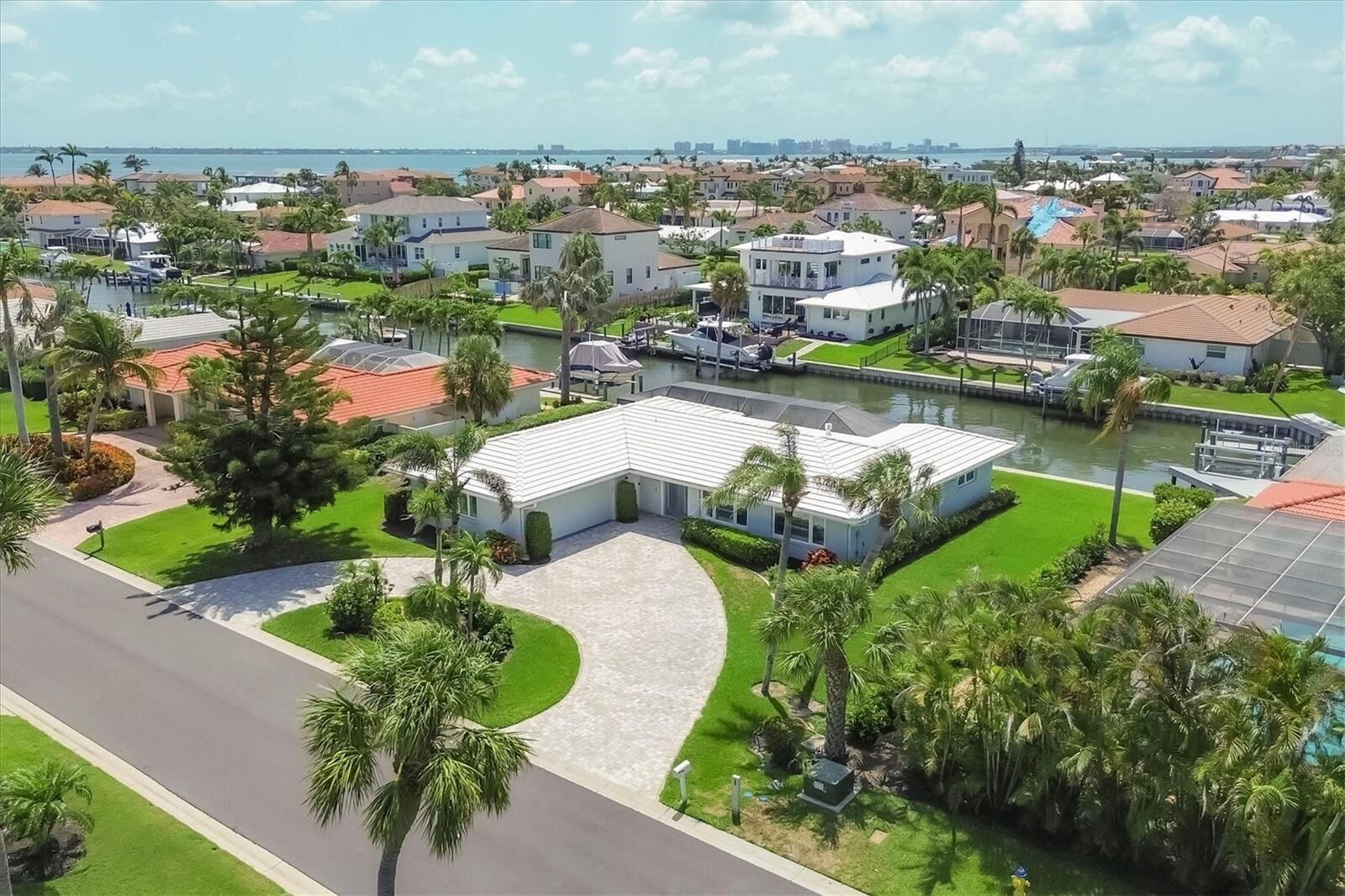 Property Photo:  510 Wedge Lane  FL 34228 