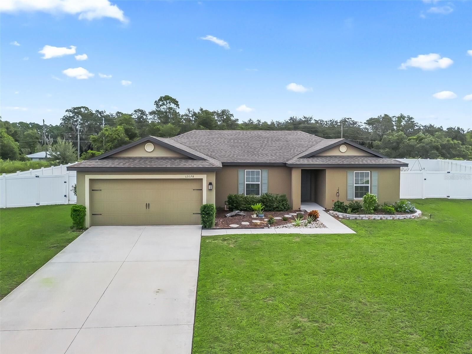 Property Photo:  12078 Callicarpa Lane  FL 34788 