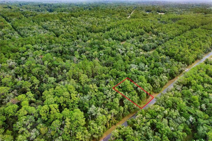 Property Photo:  205 E Kingsdale Street  FL 34434 