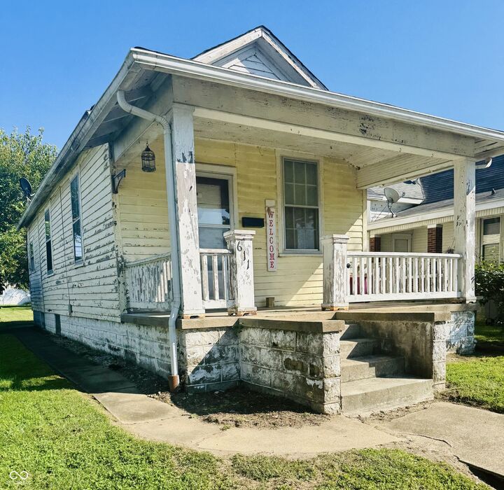 Property Photo:  611 S Poplar Street  IN 47274 