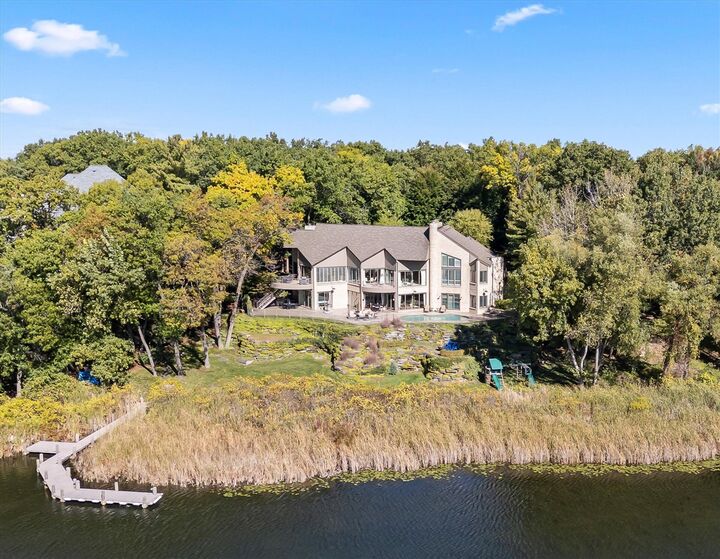 1735 Heron Ridge Drive  Bloomfield Hills MI 48302-0724 photo