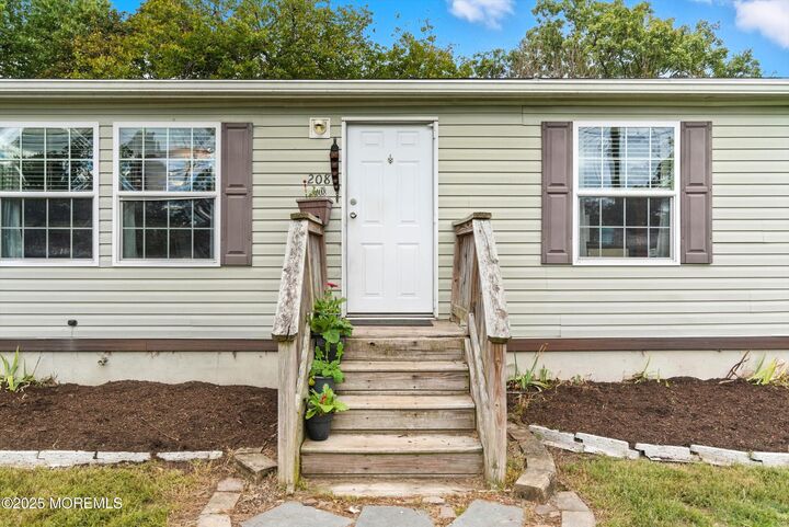 Property Photo:  208 Longboat Avenue  NJ 08722 