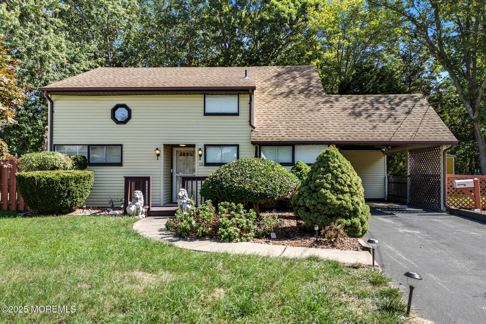 Property Photo:  12 Grove Lane  NJ 08857 