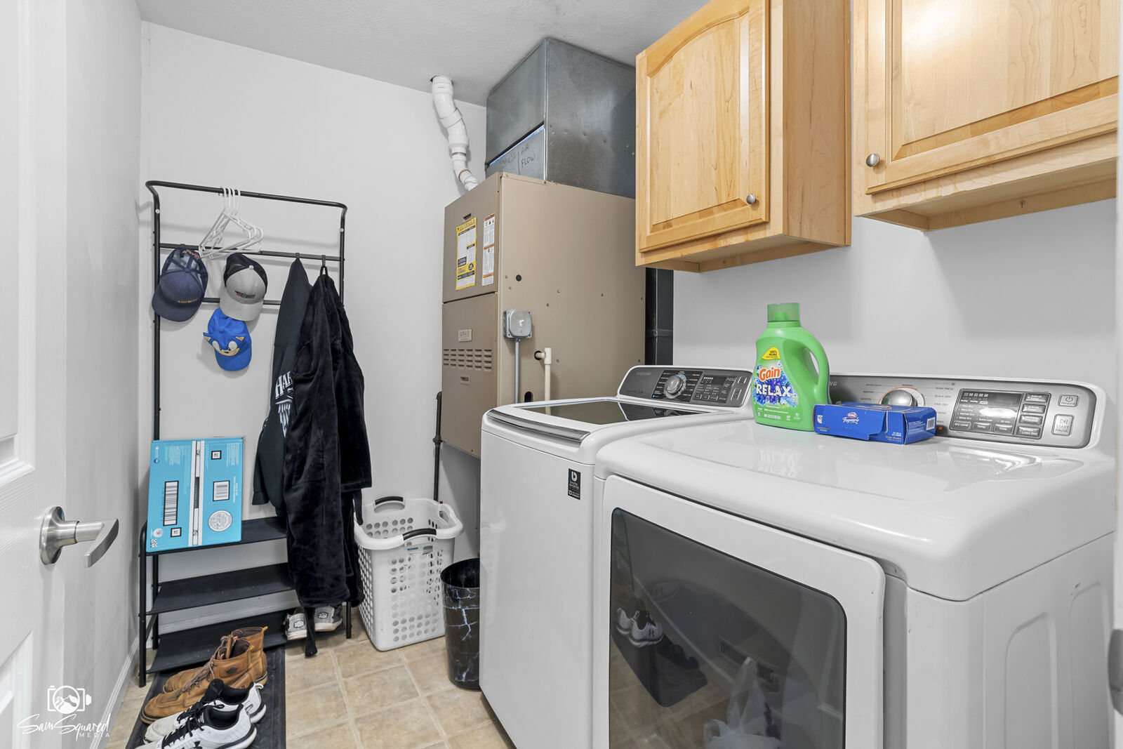 Property Photo: 999 W Cermak Road IL 60408