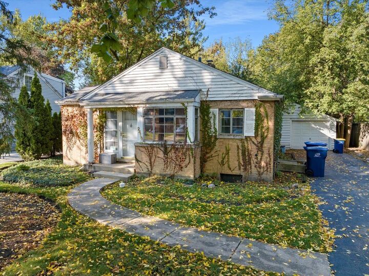 2416 Oak Avenue  Northbrook IL 60062 photo