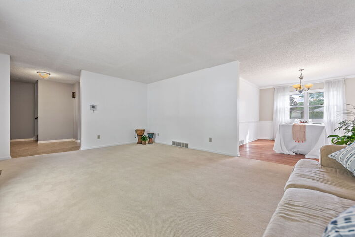 Property Photo:  842 S Main Avenue  IL 60901