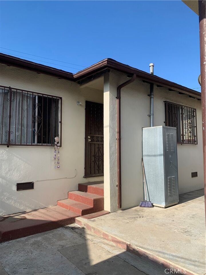 Property Photo:  3258 -3260 Gleason Avenue  CA 90063