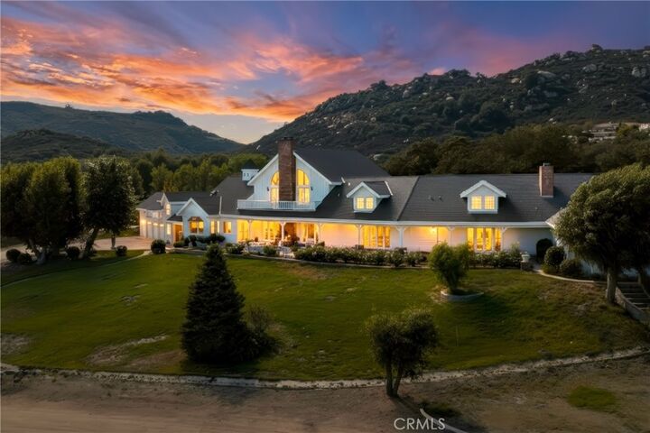 Property Photo: 42580 Avenida Escala CA 92562
