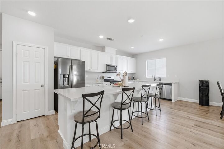569 Pooish  San Jacinto CA 92582 photo