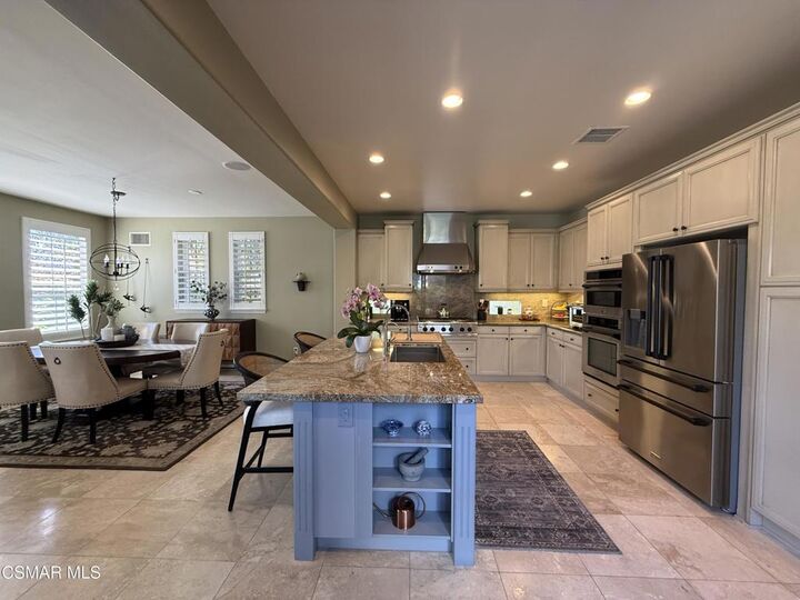 Property Photo:  60 Via El Toro  CA 91320 