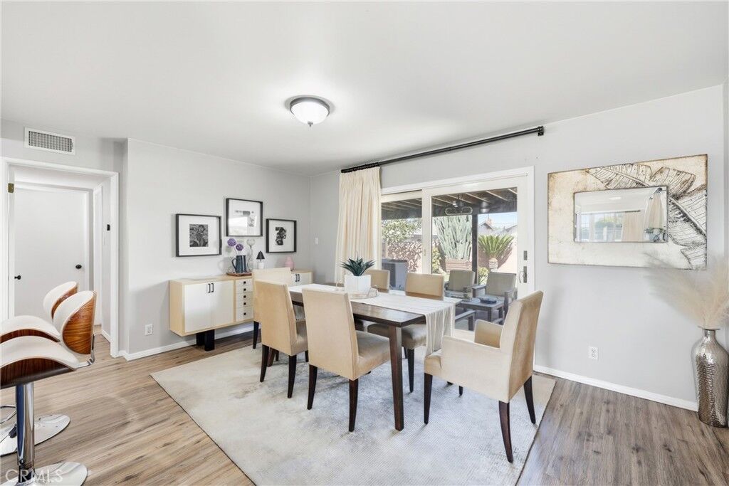 Property Photo:  527 W 169th Street W  CA 90248 