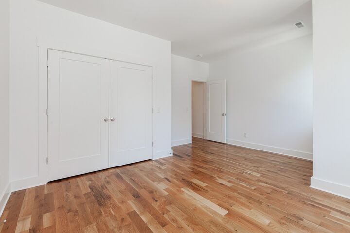 Property Photo: 801 Fairwin Av TN 37216